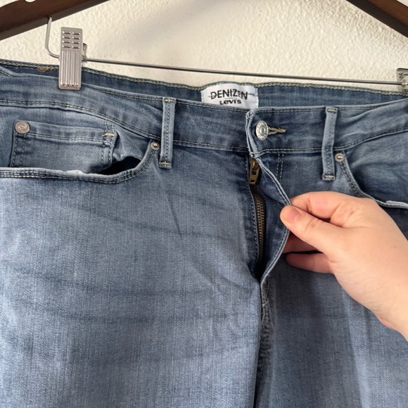 Levi’s Mid Rise Skinny Jeans Distressed Denizen Crop Short Sz 14 Light/med Wash - Picture 10 of 13